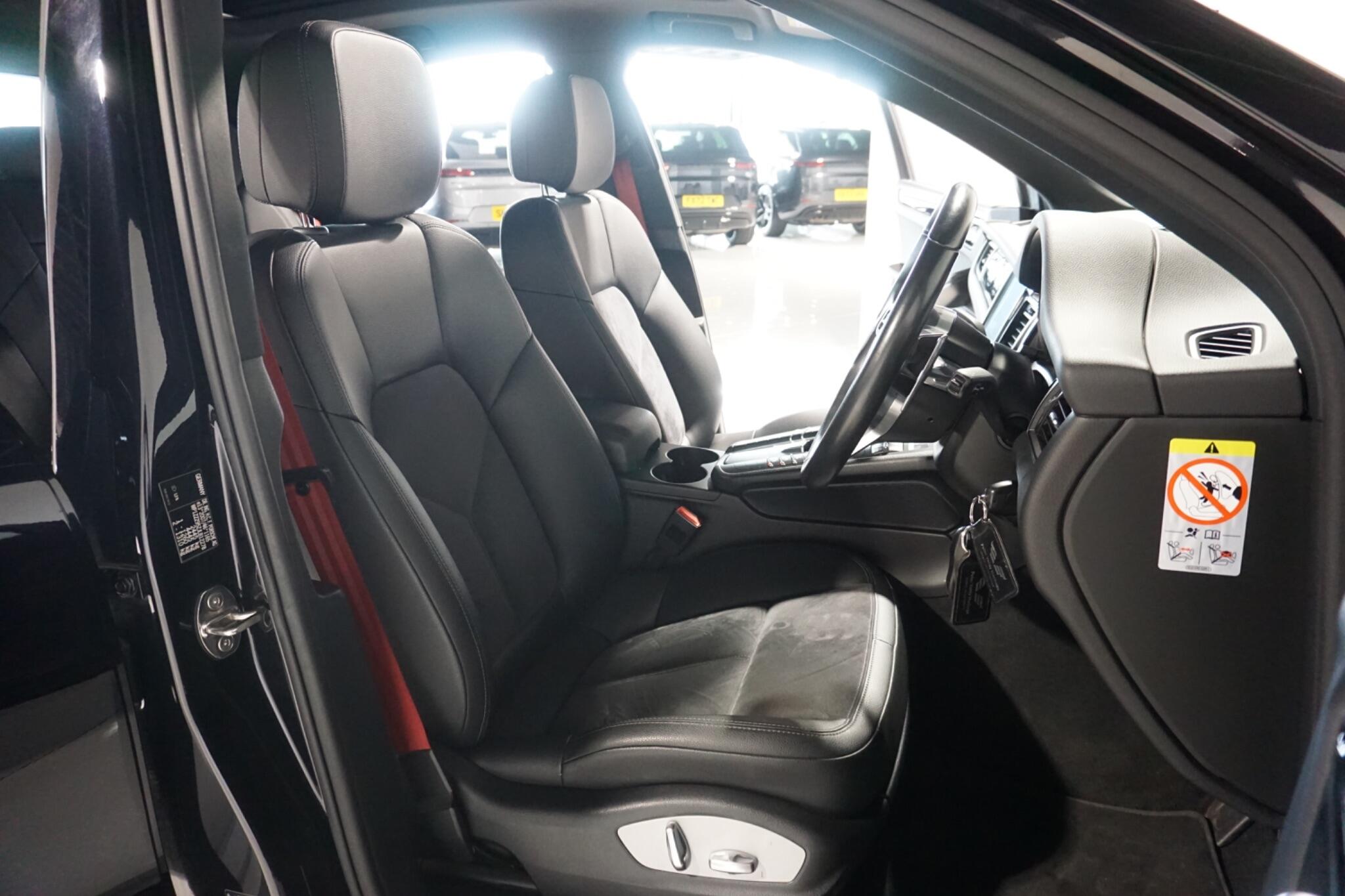 Porsche Macan 2.0T SUV 5dr Petrol PDK 4WD Euro 6 (s/s) (252 ps)